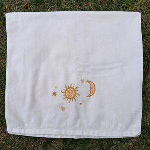 VTG BIBB Celestial Sun Moon Stars Bath Towel Embroidered Gold Whimsigoth USA HTF